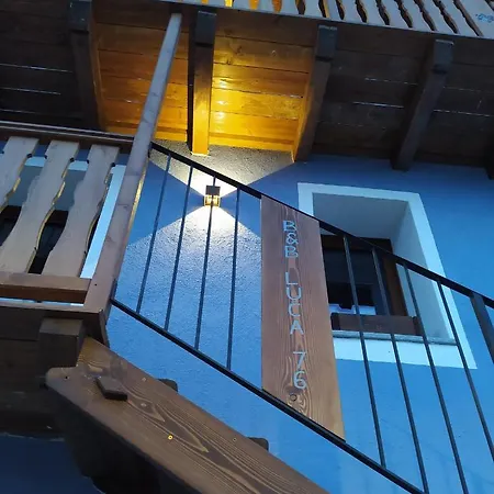 Beb Luca76 Bed & Breakfast Avise