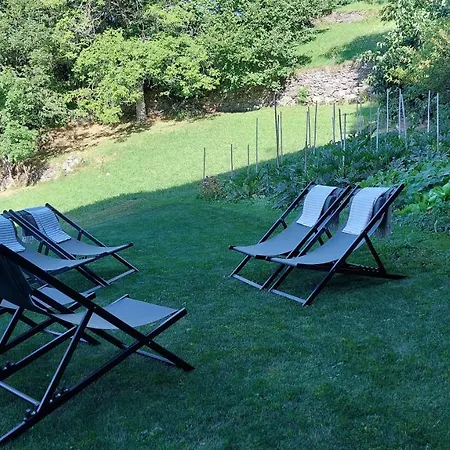 Beb Luca76 Bed & Breakfast Avise