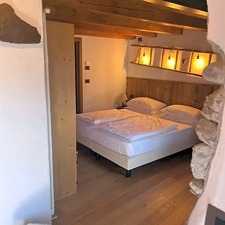 Bed & Breakfast Beb Luca76 Avise
