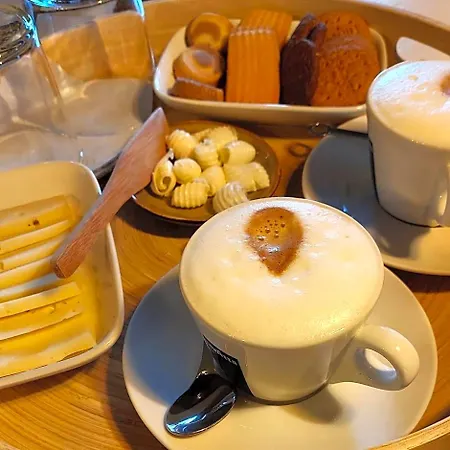 Bed & Breakfast Beb Luca76 Avise