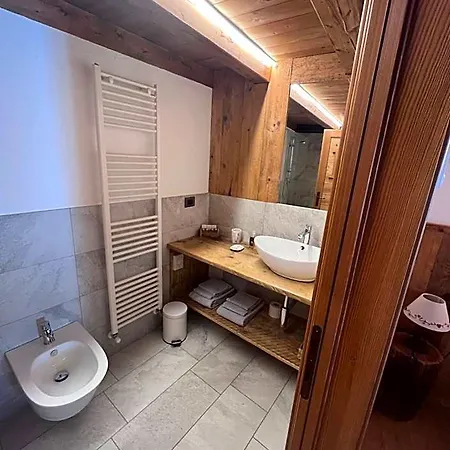 Bed & Breakfast Beb Luca76 Avise