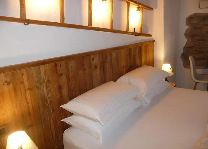 Beb Luca76 Bed & Breakfast Avise